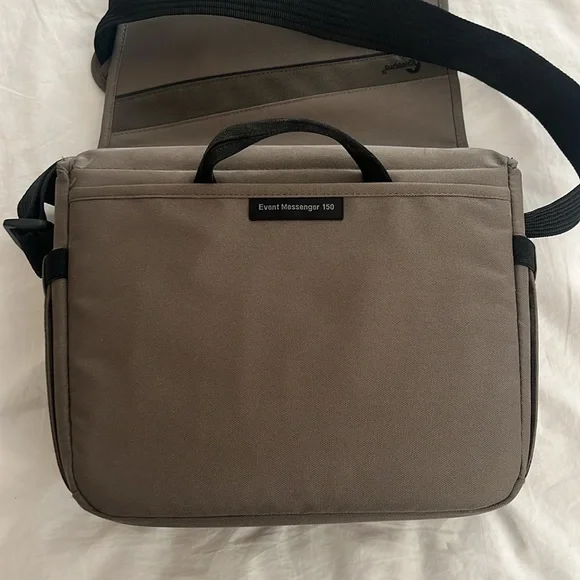 Lowepro camera bag - Picture 5 of 5